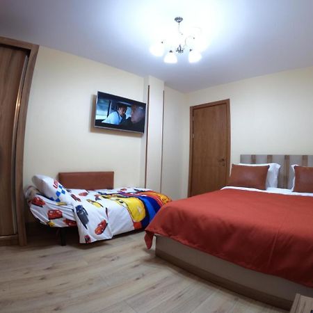 Central Park Apartments In Тбилиси Экстерьер фото