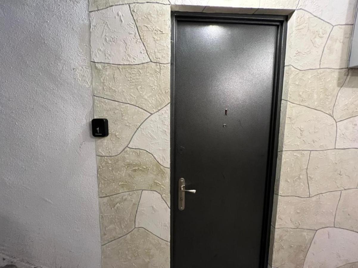 Central Park Apartments In Тбилиси Экстерьер фото